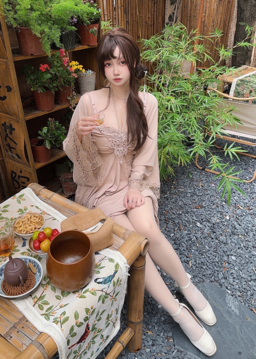 洛桑w伊梓 –-2025-05-专属-猫猫衬衫微博图片