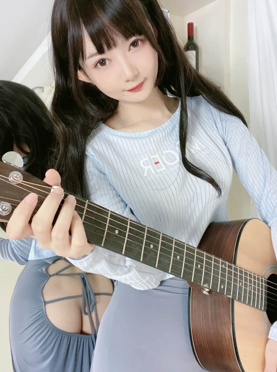 51酱 –-吉他妹妹美丽的图片分享