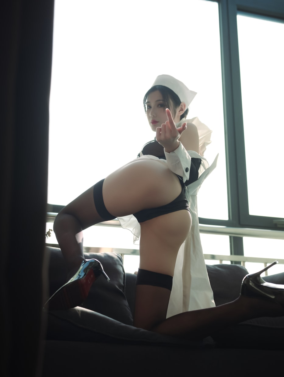 一米八的大梨子-吊带袜女仆一起来欣赏吧！