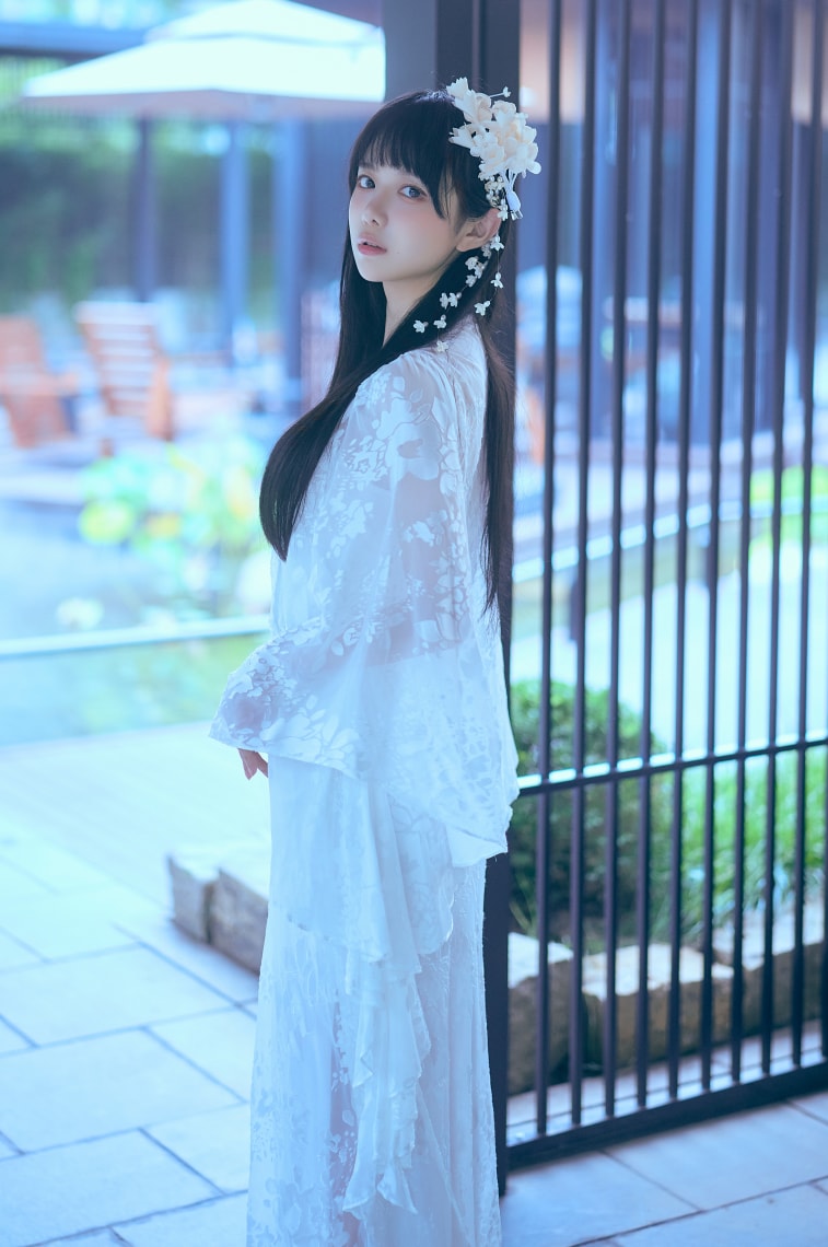 Shika小鹿鹿-新中式美丽的女生图片