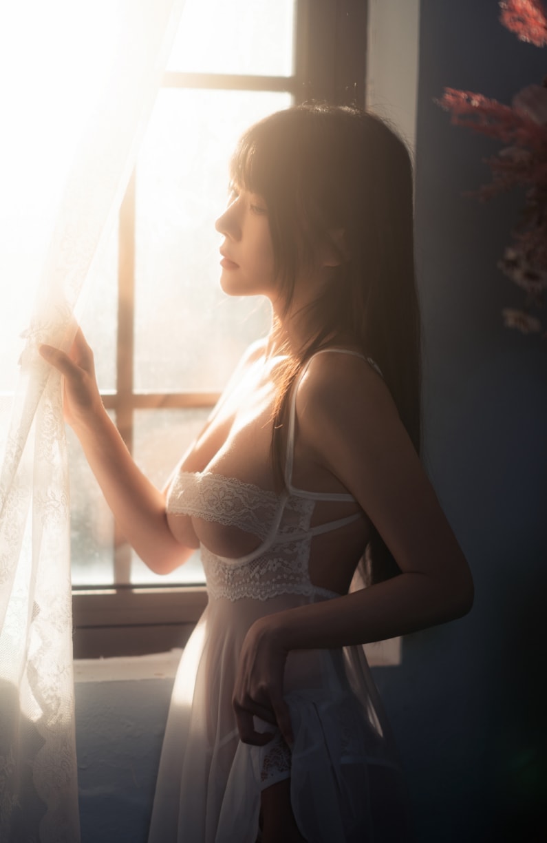 香草喵露露-白斯纱裙cos图片欣赏