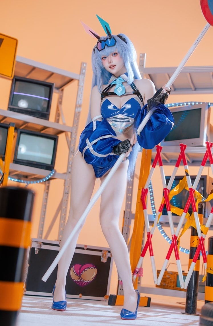 屿鱼-碧蓝航线 花园赛车服下载欣赏