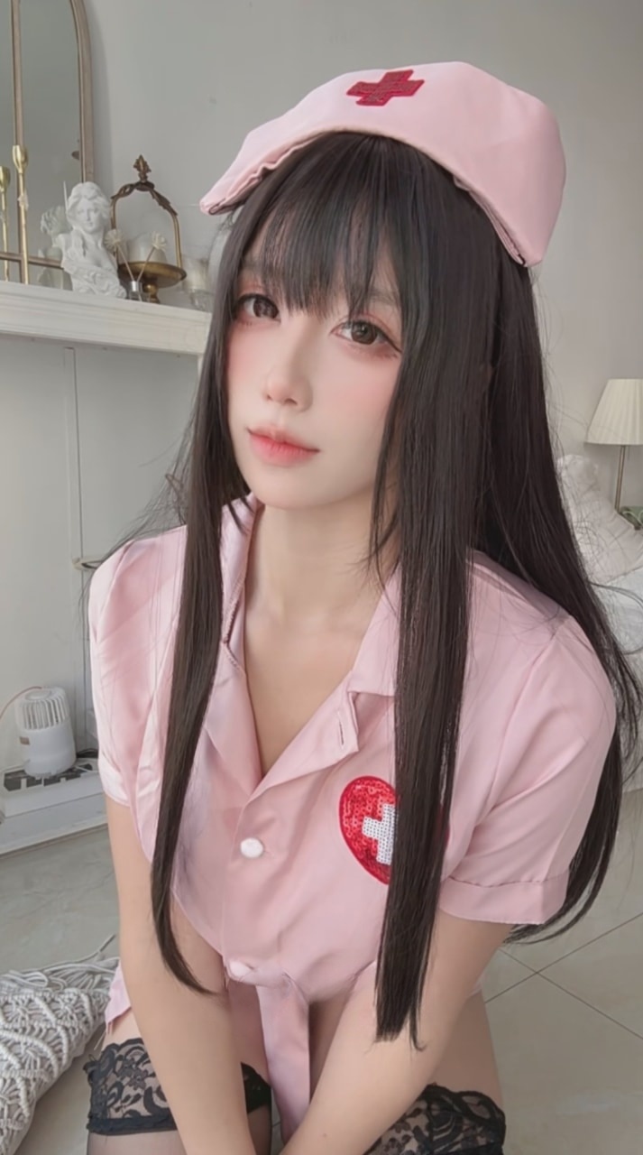 九曲Jean – 粉色护士图片包分享