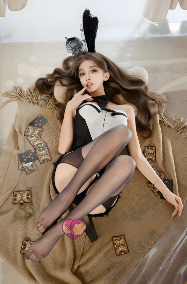 过期米线线喵 –-扑克兔女郎非常漂亮
